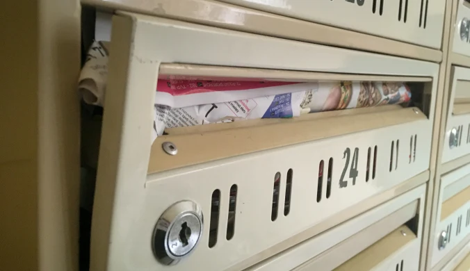 Wielu Polaków popełnia ten błąd. Nie powinny lądować w niebieskim pojemniku