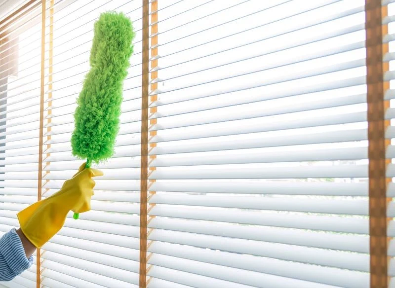 Do sprzątania żaluzji przyda się nie tylko miotełka do kurzu