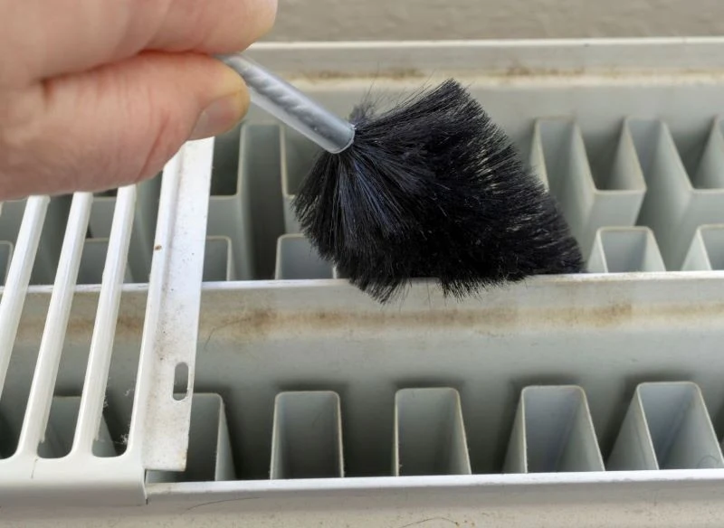 W brudnym grzejniku gromadzi się mnóstwo kurzu i bakterii