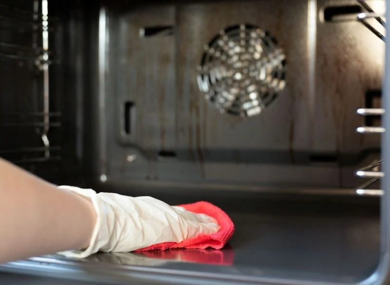 Jak często myć piekarnik