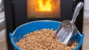 Ogrzewanie piecem na pellet jest coraz droższe. Od 2024 r. średni koszt wzrósł aż o 40 proc.
