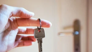 Sprawdź, co należy zrobić, gdy najemca nie płaci czynszu i nie chce się wyprowadzić.