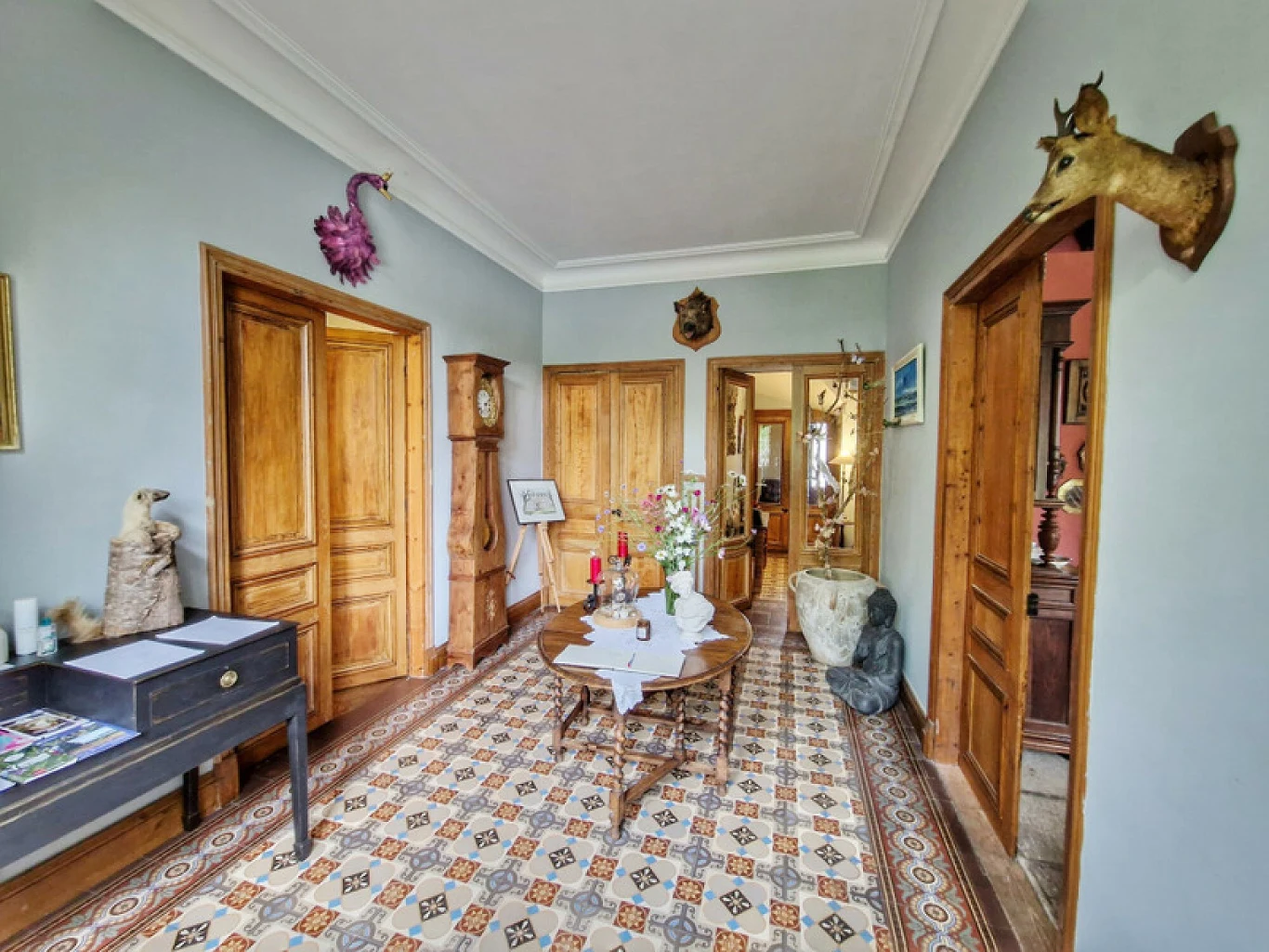 zamek na sprzedaz_hol