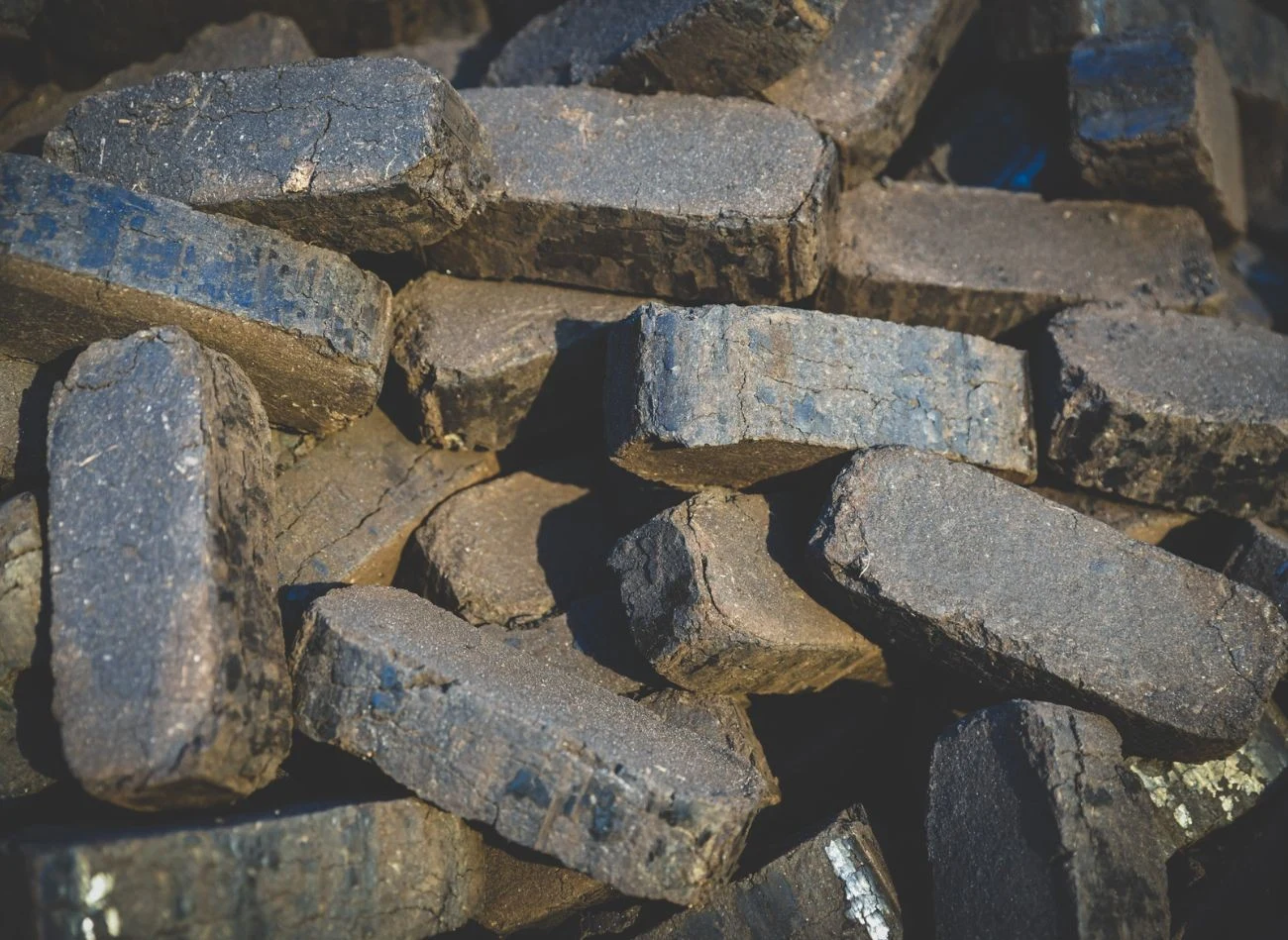 Kaloryczność brykietu torfowego sprawdza się nawet w przypadku mroźnych zim