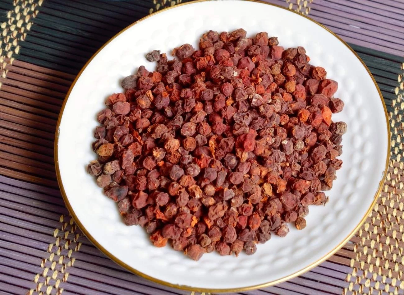 Herbata z suszonych owoców cytryńca chińskiego jest łatwa w przygotowaniu i zdrowa