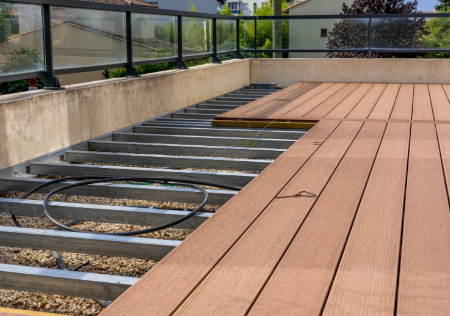 Desek kompozytowych nie trzeba specjalnie impregnować czy konserwować