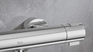 Bateria termostatyczna pod prysznicem sprawi, że przestaniemy marnować wodę, czekając na jej nagrzanie