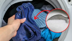 Wyjaśniamy, jak zatrzymać intensywną barwę kolorowych ubrań na dłużej.