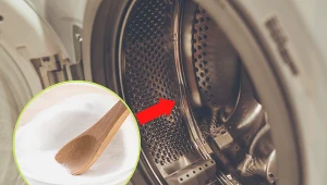 Regularne czyszczenie bębna pralki pozwala też uniknąć nieprzyjemnego zapachu, który pojawia się po wyjęciu prania z urządzenia.