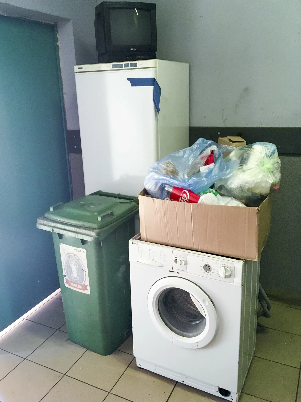 Zużytego sprzętu elektronicznego można się również pozbyć w punktach naprawy urządzeń elektronicznych