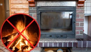 Dowiedz się, jak wygląda zakaz palenia w kominkach w 2023 roku. Fot.  Arkadiusz Ziolek/ East News;