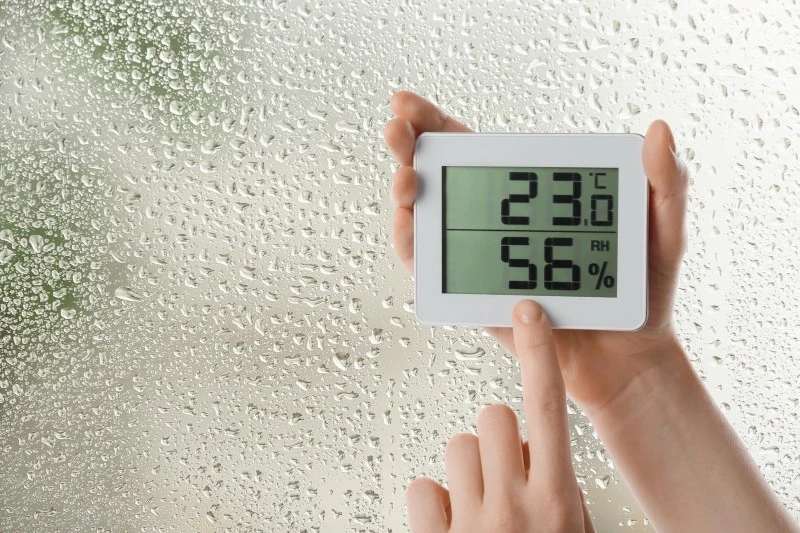 Wilgotność powietrza w domu można zmierzyć za pomocą higrometrów