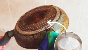 Jak domowym sposobem wyczyścić przypaloną od spodu patelnię? Poznaj sprawdzone sposoby na tłuszcz i zabrudzenia.