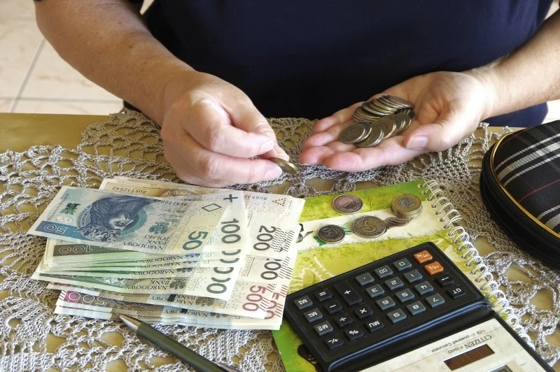 Podatek od nieruchomości obliczany jest w odniesieniu do powierzchni gruntów, budynków lub ich części użytkowych