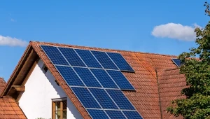 Rozliczenie energii z fotowoltaiki w przypadku osób prywatnych odbywa się na podstawie odczytu licznika dwukierunkowego..