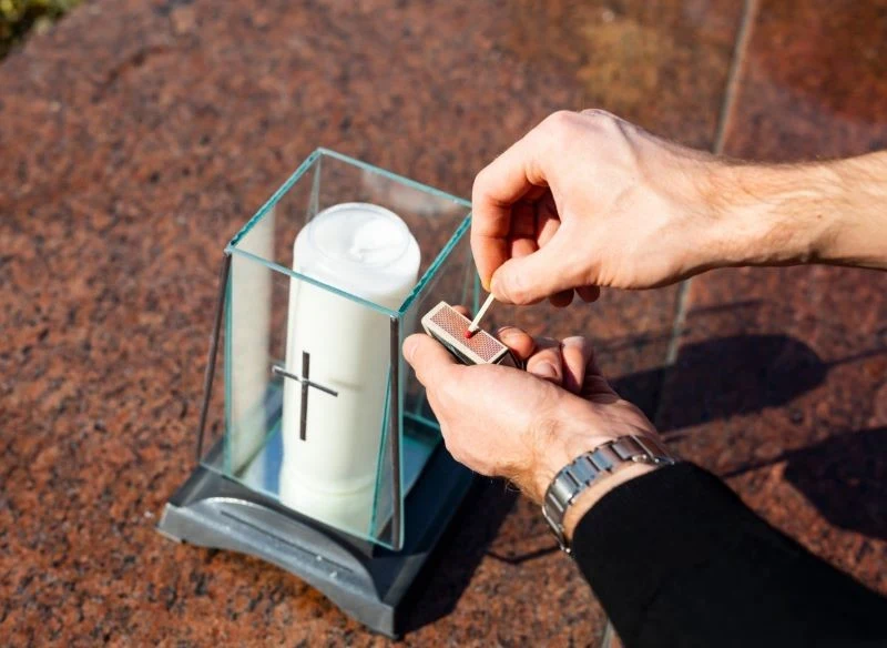 Znicze długopalące to te o wkładach olejowych