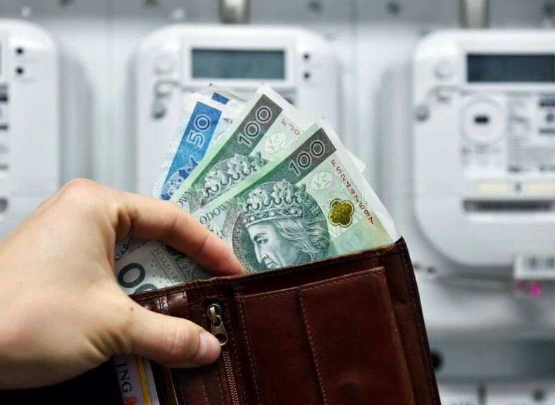 Podwyżki cen prądu skłaniają do szukania oszczędności wszędzie, gdzie jest to możliwe Fot