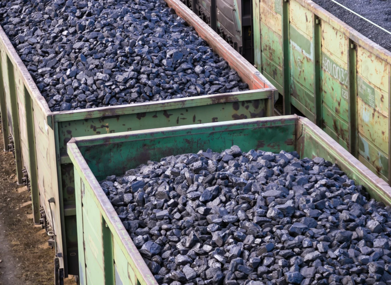 Odbiór zamówionego węgla odbywa się za pośrednictwem firm transportowych