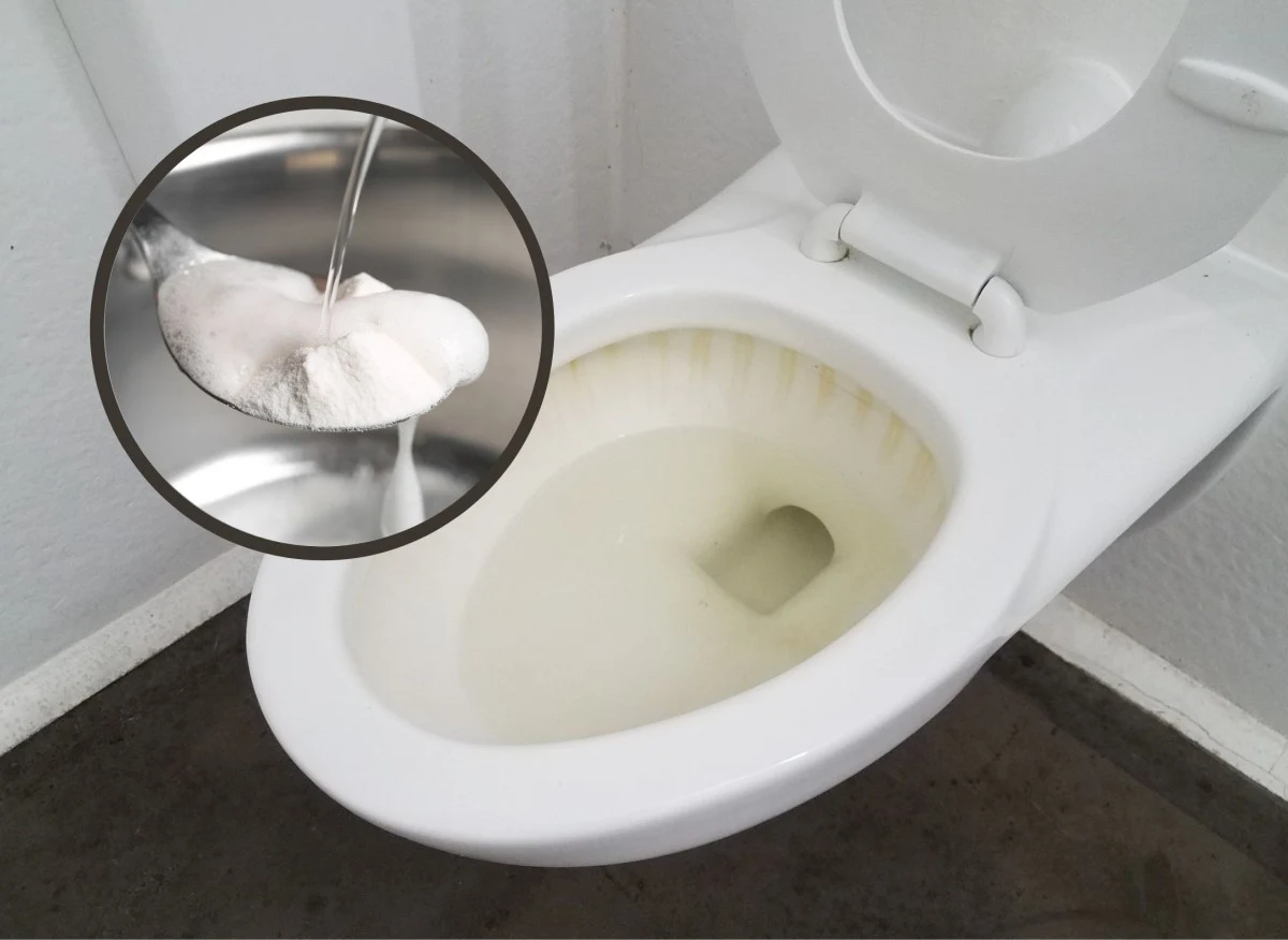 Żółte zacieki w toalecie dobrze usunie też pasta zrobiona z sody oczyszczonej i odrobiny wody