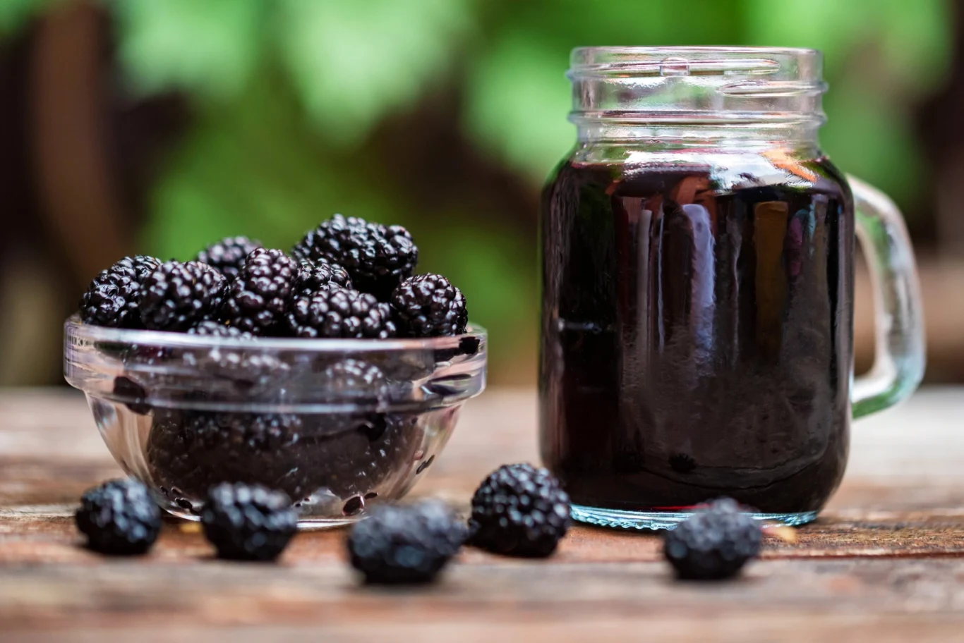 Morwa czarna i biała rodzą smaczne owoce, z których możemy przygotować przetwory