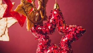 Modne ozdoby na choinkę 2021.