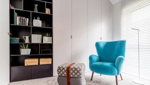 Fot. Nie potrzebujesz wcale oddzielnego pomieszczenia czy nawet wykuszu, by oddzielić kącik czytelniczy do reszty domu