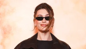 Hailey Bieber uwielbia ten manicure. To najmodniejsze paznokcie jesień 2025