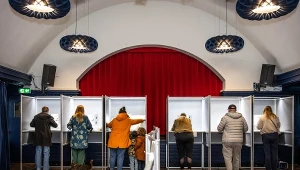 Przedterminowe wybory w Holandii. Są pierwsze sondaże exit poll