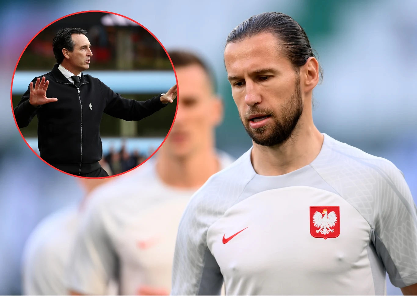 Unai Emery zabrał głos po zakończeniu kariery Grzegorza Krychowiaka Piłkarz w koszulce reprezentacji Polski z godłem narodowym na piersi patrzący w dół, w tle sylwetka innego piłkarza, a w okrągłej ramce po lewej zbliżenie na trenera gestykulującego z uniesionymi rękami.