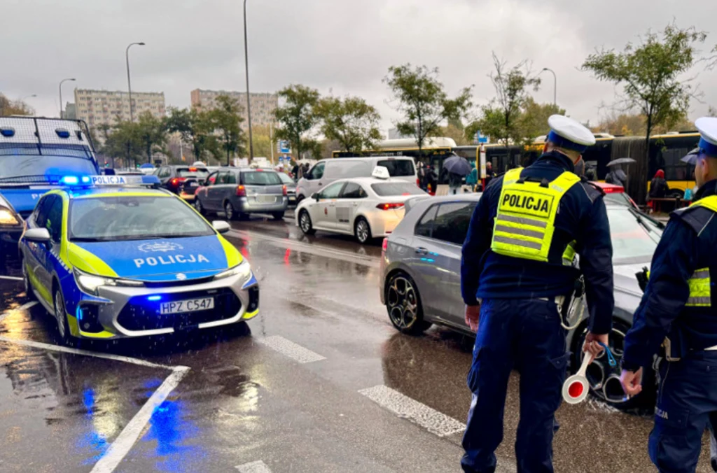 Warszawa. 300 mandatów i 24 kierowców bez prawa jazdy.