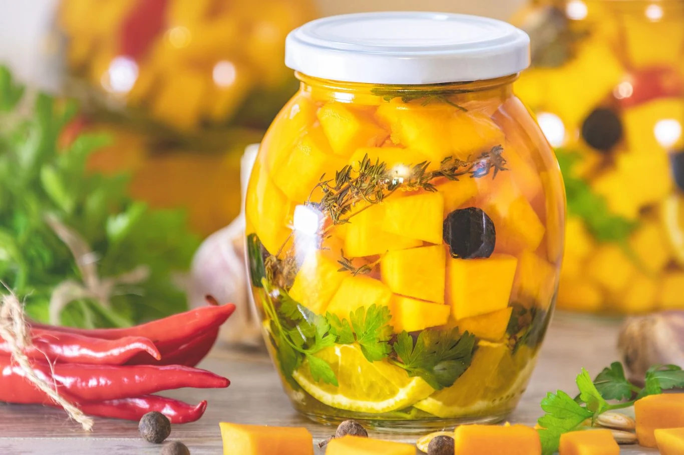 Dynia marynowana po meksykańsku przyjemnie rozgrzeje w mroźne dni Dynia marynowana po meksykańsku przyjemnie rozgrzeje w mroźne dni