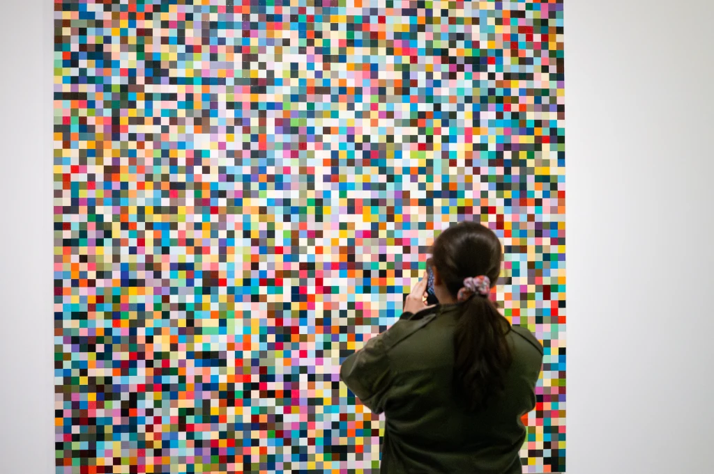 Paryż podbija wystawa Gerharda Richtera zwanego Picassem XXI wieku Paryż podbija wystawa Gerharda Richtera zwanego Picassem XXI wieku.