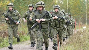 Kraj NATO wzywa poborowych i rezerwistów. Wizja wojny z Rosją