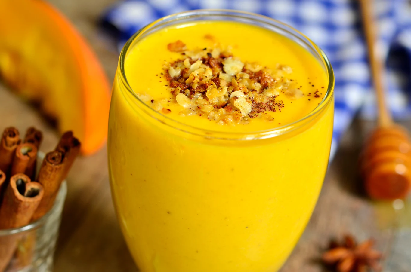 Jesienny koktajl pełny błonnik, witamin i minerałów. Pij zamiast kawy. Jesienny koktajl pełny błonnik, witamin i minerałów. Pij zamiast kawy.