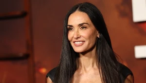 Tak wygląda teraz twarz Demi Moore. 62-latka wygląda coraz młodziej