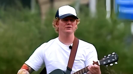 Mamy polskiego Eda Sheerana! Widzowie Polsatu znają go z popularnego serialu