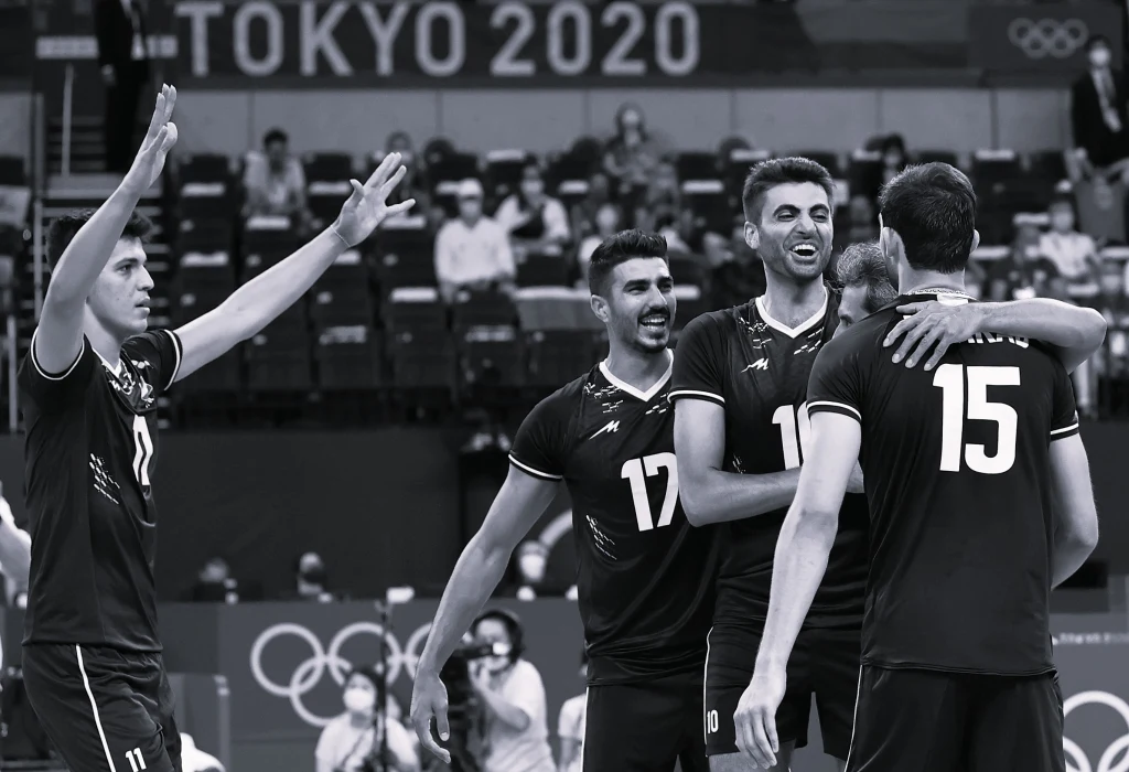 Reprezentacja Iranu, z lewej Saber Kazemi