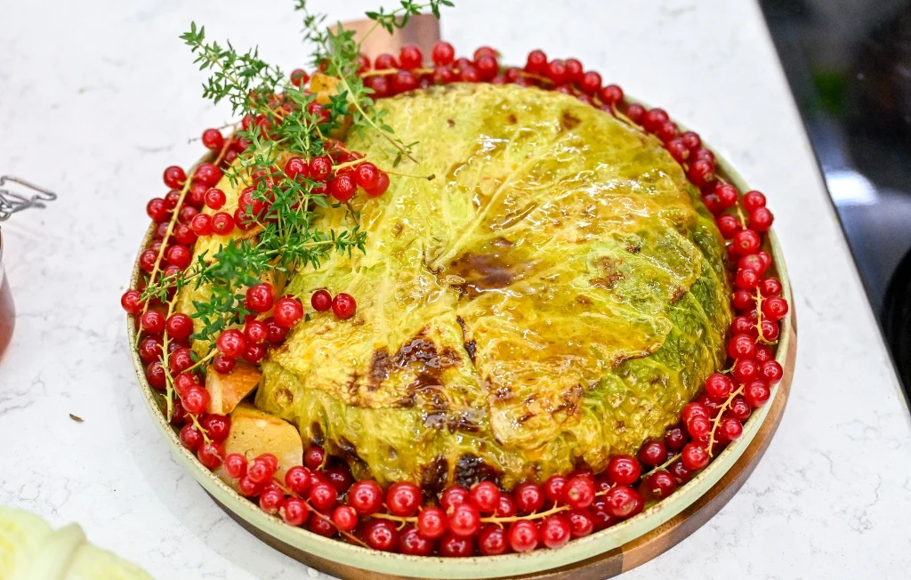 Gołąbek pieczony w garnku – tradycja w autorskim wydaniu Jurka Sobieniaka