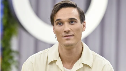 Maurycy Popiel w "halo tu polsat".