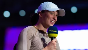 Świątek zaczyna od imponującego triumfu. Przemówiła i wspomniała o Warszawie