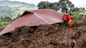 Prosili o pomoc, ale nie przybyła. Dramat w Ugandzie, przekopują osuwiska