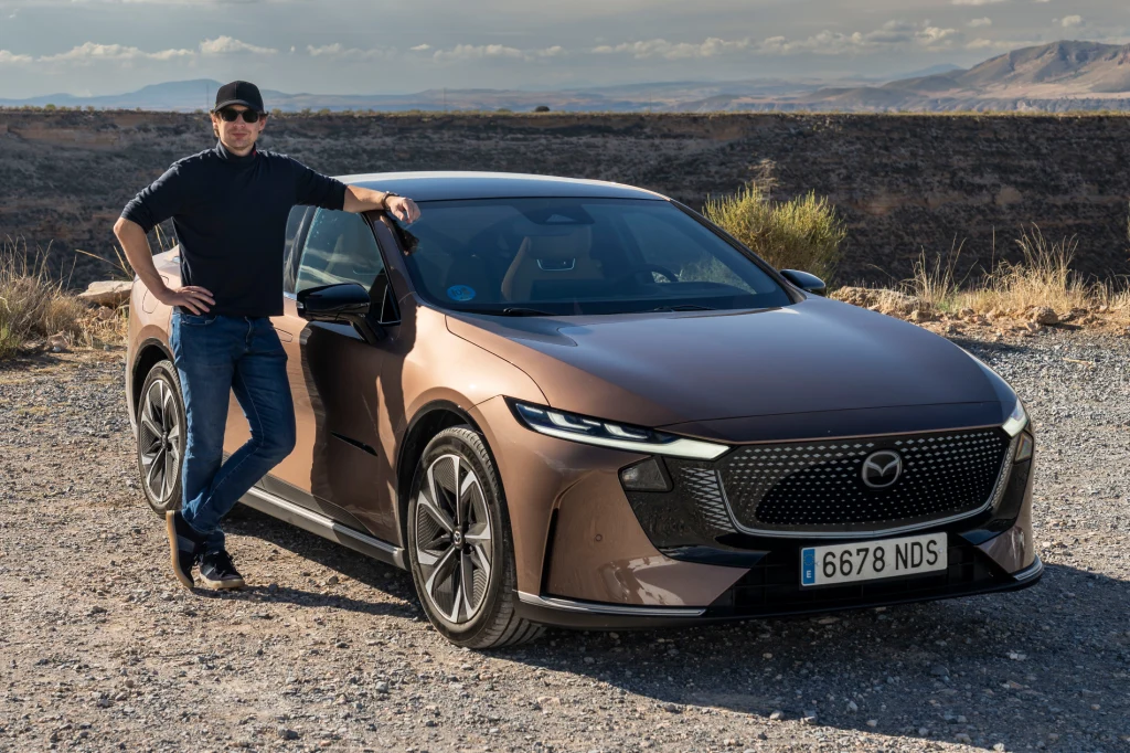 Podstawowy wariant kosztuje niecałe 200 tys. zł i zapewnia 479 km zasięgu. Podstawowy wariant kosztuje niecałe 200 tys. zł i zapewnia 479 km zasięgu.