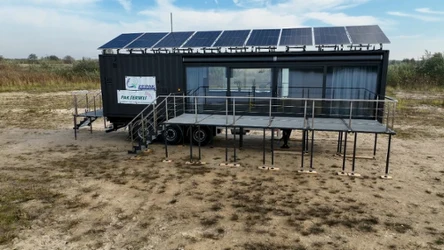 Mobilny dom zasilany wyłącznie wodorem i energią z paneli fotowoltaicznych