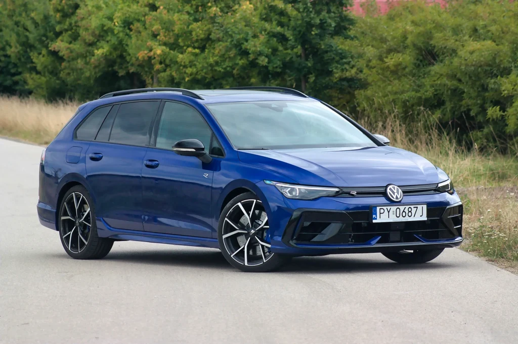 Stylizacja Volkswagena Golf R nie jest ostentacyjna Stylizacja Volkswagena Golf R nie jest ostentacyjna