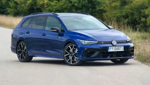 Volkswagen Golf R łączy ogień i wodę. Możesz pojechać do przedszkola i na tor