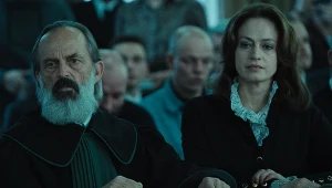 "Heweliusz": Jacek Koman (mecenas Budzisz) i Magdalena Różczka (Jolanta Ułasiewicz)