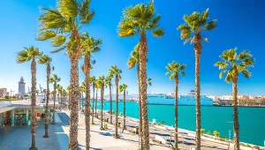 Ciepłe kierunki na listopad. Gdzie polecieć w Europie, by złapać trochę słońca?