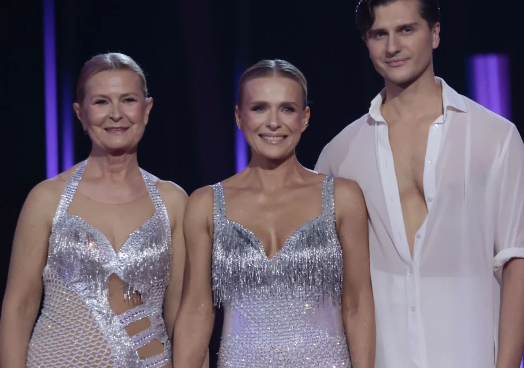 Z "Tańcem z gwiazdami" pożegnali się Barbara Bursztynowicz i Michał Kassin. W jednej z choreografii towarzyszyła im Aneta Zając (na zdjęciu w środku).