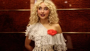 Gwiazda popu zmierzyła się z kultowym hitem lat 90.! Jak sobie poradziła?