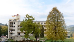 Kameralne uzdrowisko w Dolinie Popradu. Ukryta perła na mapie Małopolski